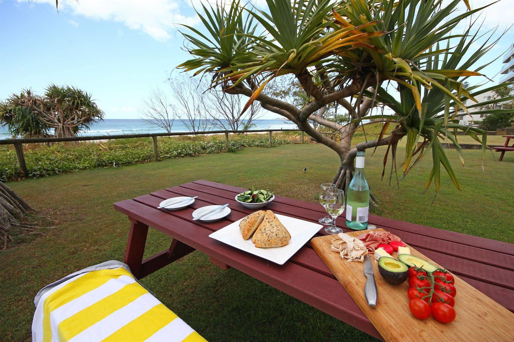 San Simeon Beachfront Apartments Tugun Gold Coast Exterior photo